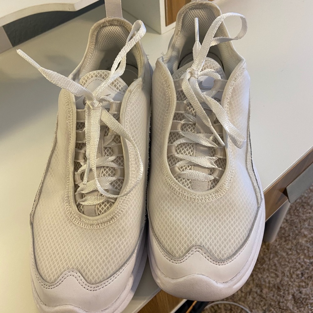 90s style nike sneakers